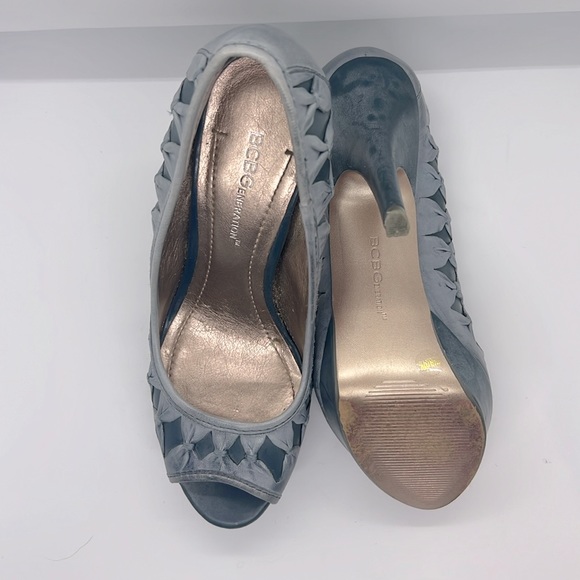 BCBGeneration Blue two tone peep toe heels. Sz 37.5 - Picture 5 of 5